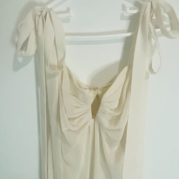 Alexis Dali Elegant Summer Dress in Gardenia Standout Piece - Picture 6 of 17